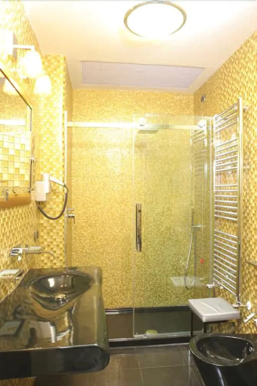 The Five Oscars Inn - photo 22