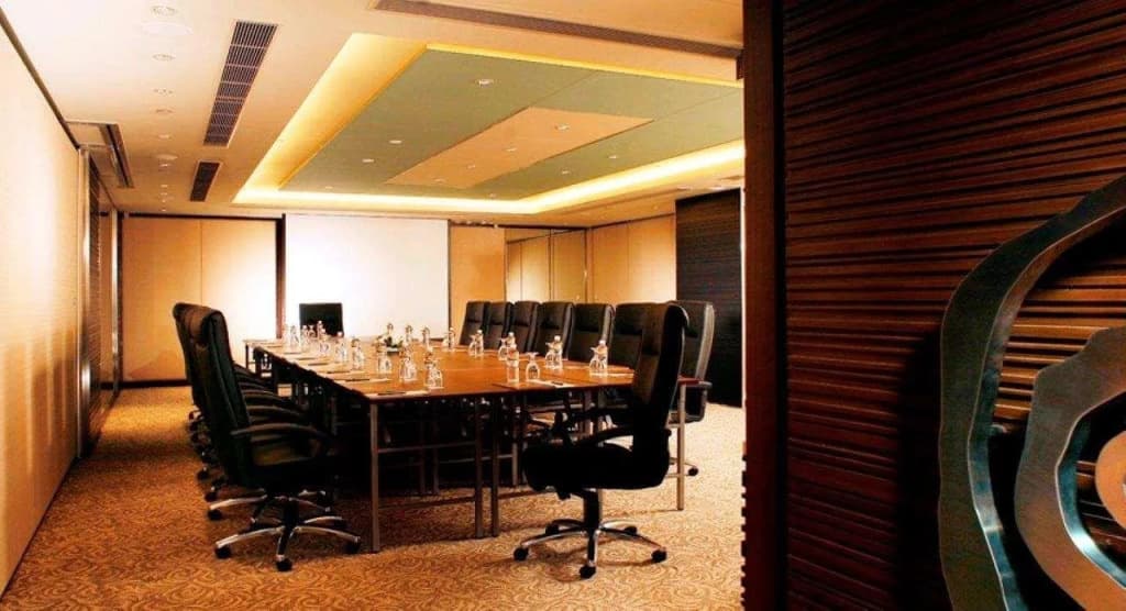 Regal Oriental Hotel - photo 17
