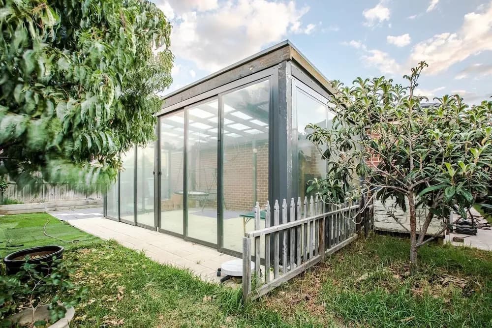 Lightful Charming House With Free Parking - photo 9
