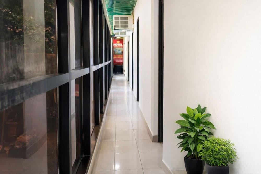 Mauryan Express Hotel Lajpat Nagar - photo 3