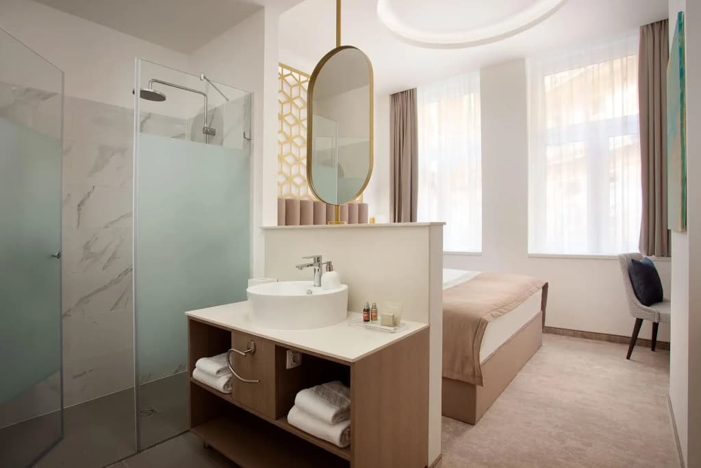 Mera Hotel - photo 8
