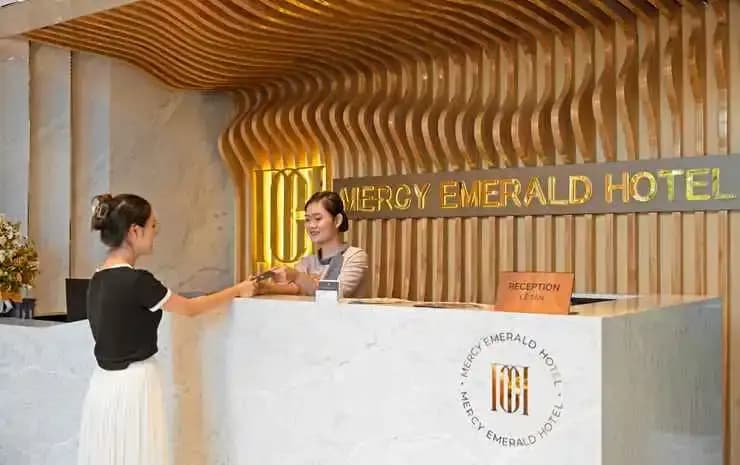 Mercy Emerald Hotel - photo 27