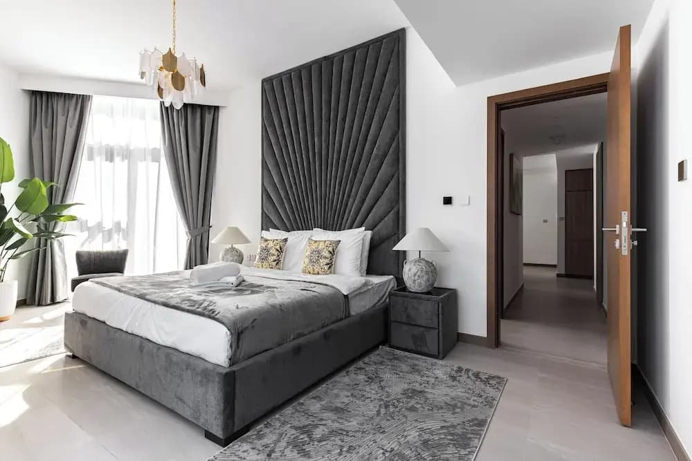 SIMPLY COMFORT Missoni Top Floor with Sea, Canal and Burj Khalifa Views - photo 2