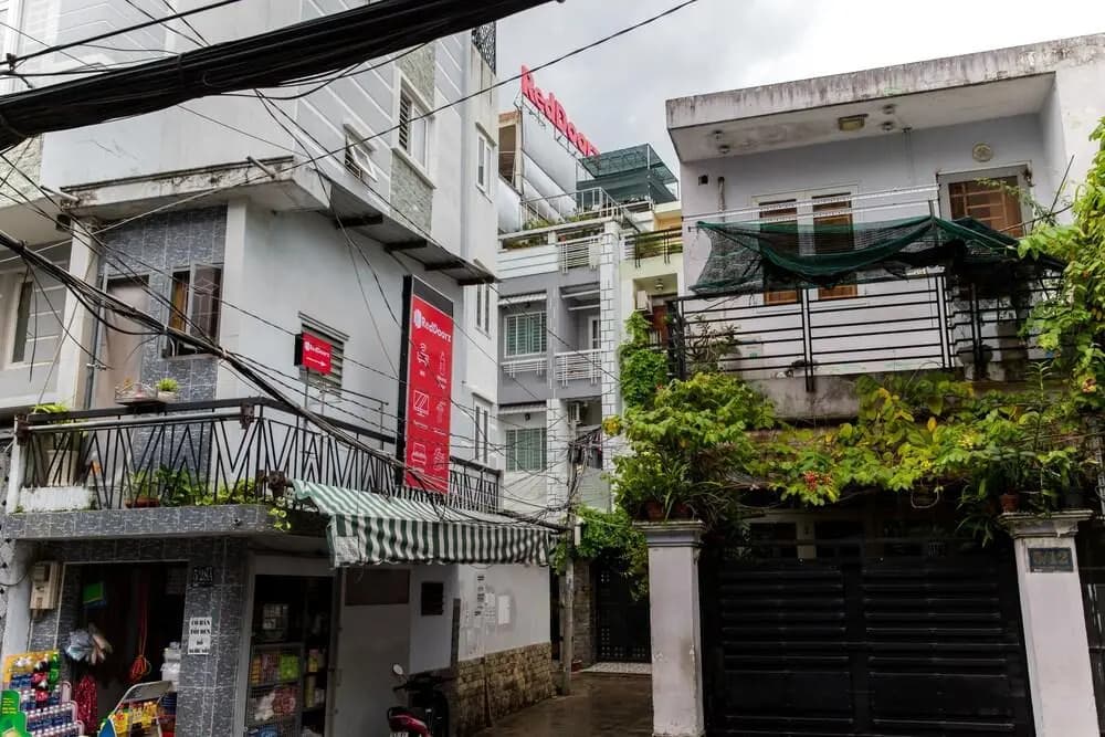 RedDoorz Plus near Ba Chieu Local Market - main photo