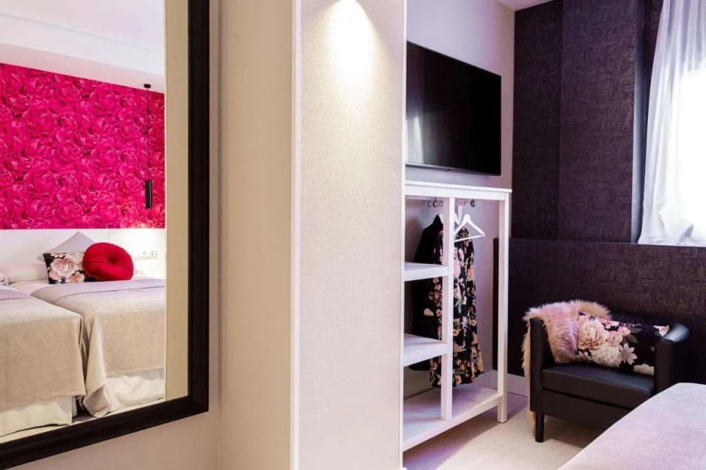 Fly Rooms Madrid Airport - photo 3