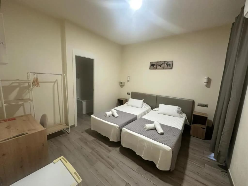 Hostal Balmes Centro - photo 22