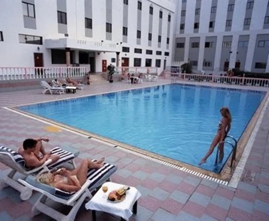 Al Madinah Holiday Hotel - photo 4