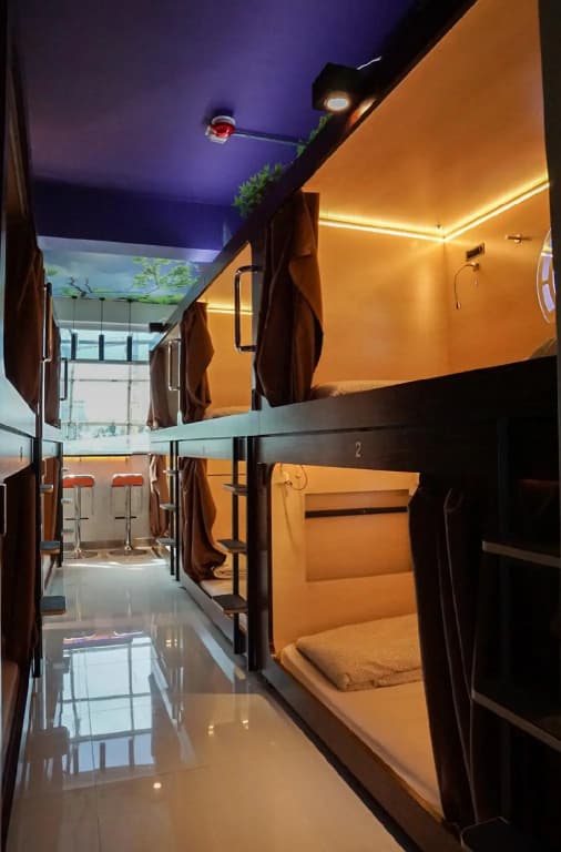 SNOOZE Capsule Hotel - photo 3