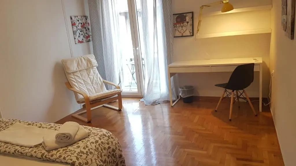 Petrol Apartment- Athens Center, 4 BD, 1 BATH - photo 2