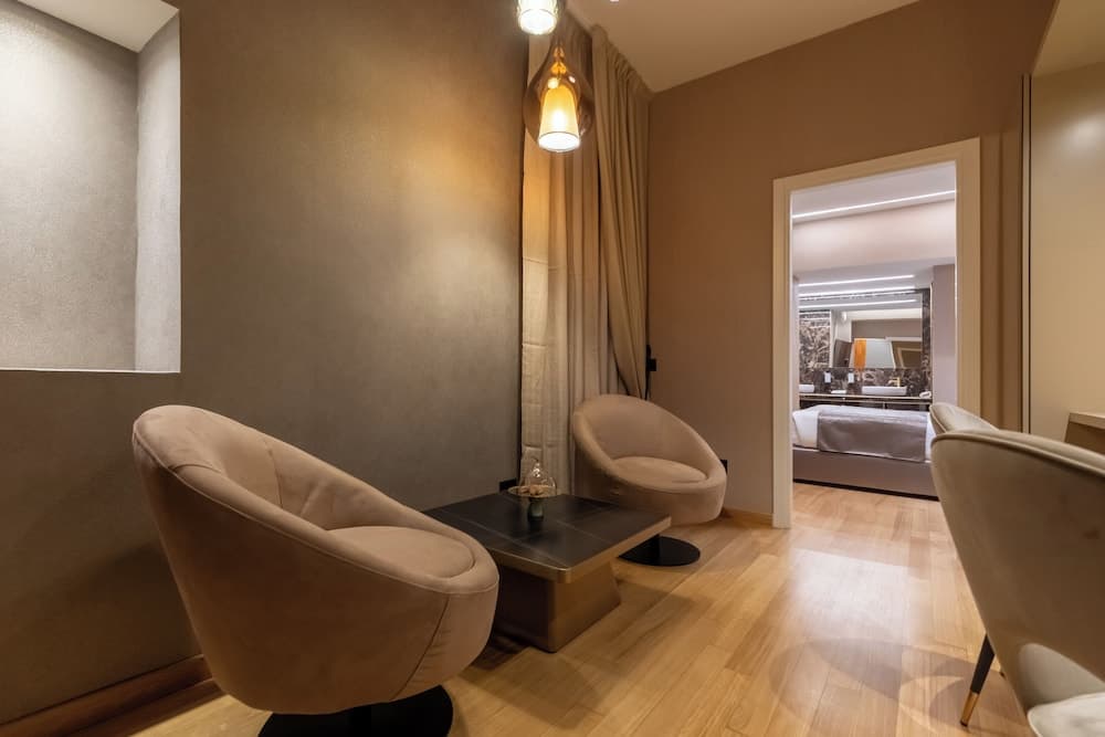 HELMIRAGE Frattina Suite - photo 26