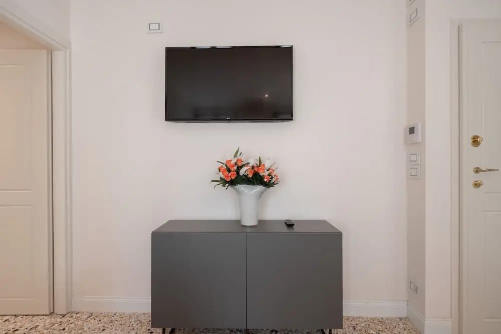 Ve.N.I.Ce Cera Remer Suite - photo 3