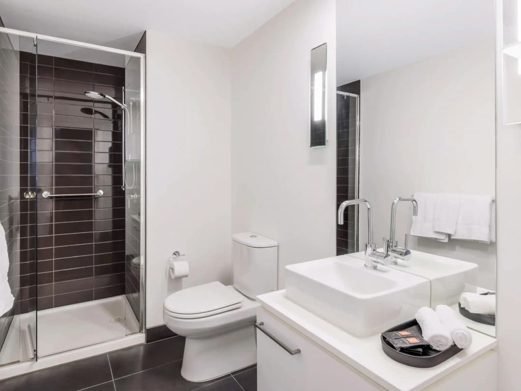 Oaks Melbourne St Kilda Road Hotel - photo 17