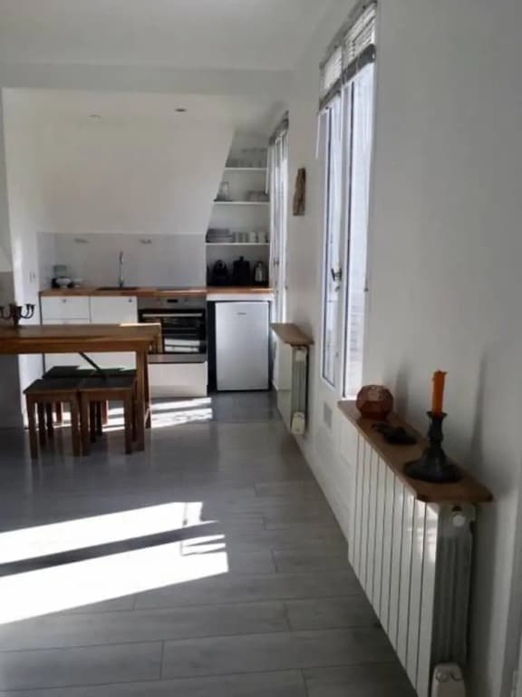 Modern Studio In Paris With Balcony - photo 9