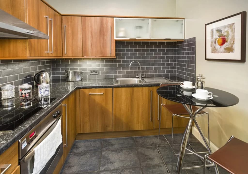 Nicolson Apartments - photo 4
