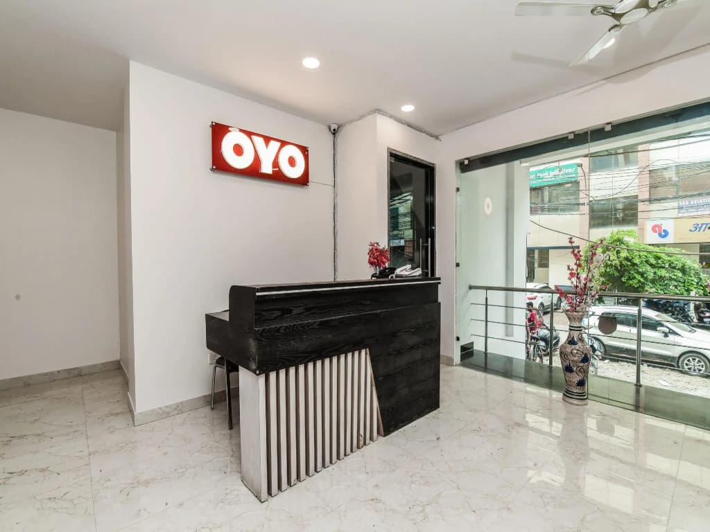 OYO 17082 Royal Galaxy - photo 2
