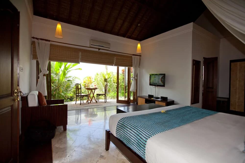 The Junno Villa - photo 3