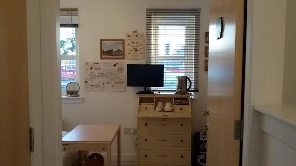 BroomHouse HomeStay - photo 4