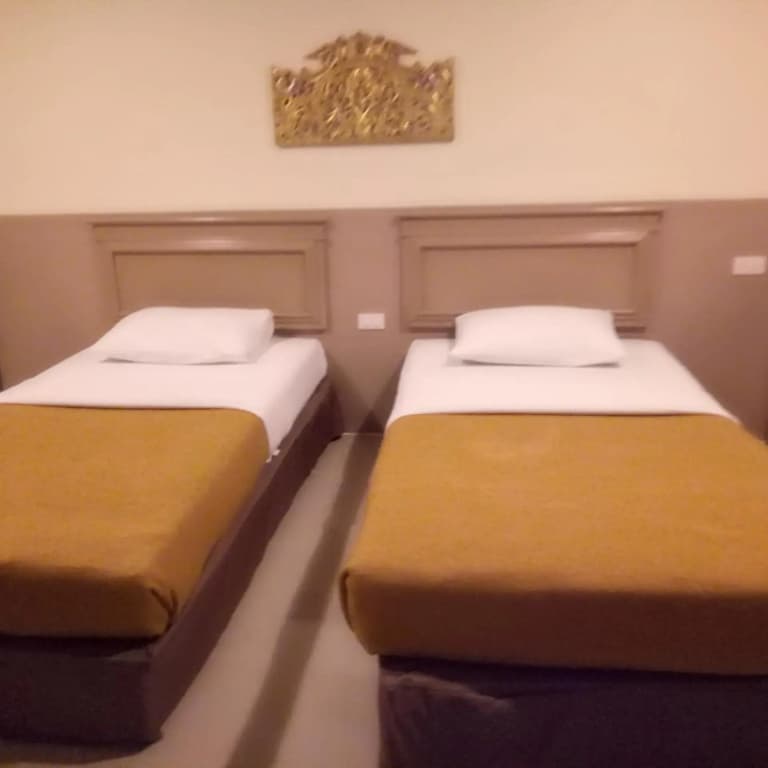 Tongpoon Hotel - photo 13