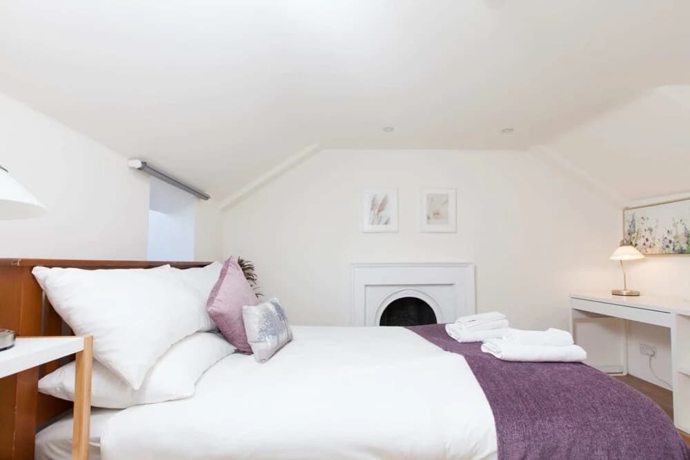 Spacious 4 Bedroom Apartment - photo 2