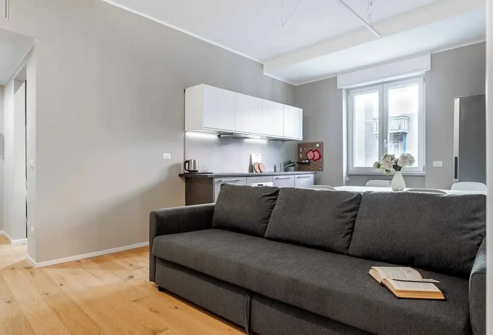 Charming flat with desk - photo 3