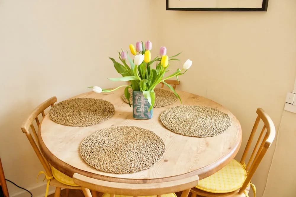 1 Bedroom Private Garden Flat - photo 7