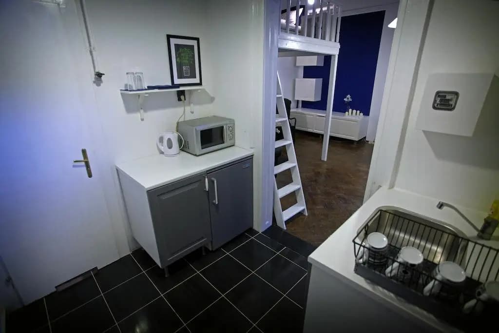 Trendy Equipped Apartment - photo 10