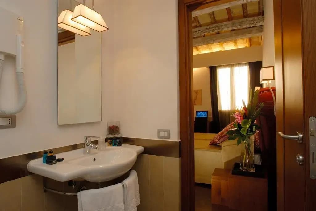 Condotti Palace - photo 8