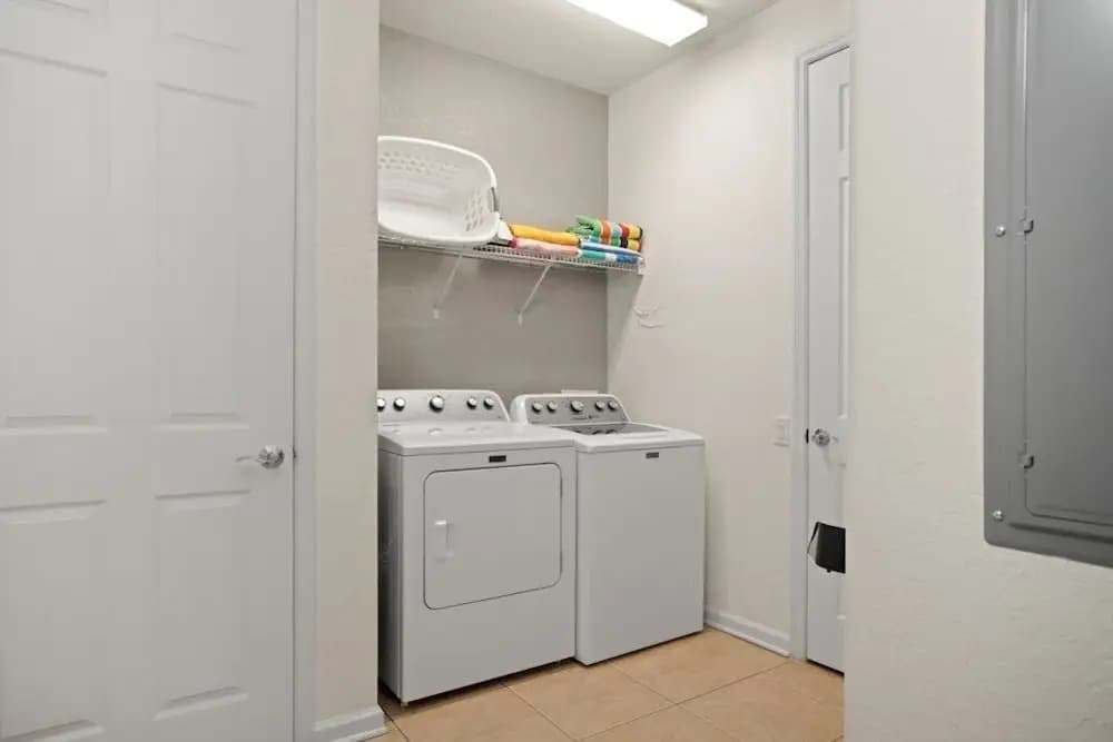 Lake View Vista Cay 3 Bed 2 Bath Condo 3 Bedroom Condo - main photo