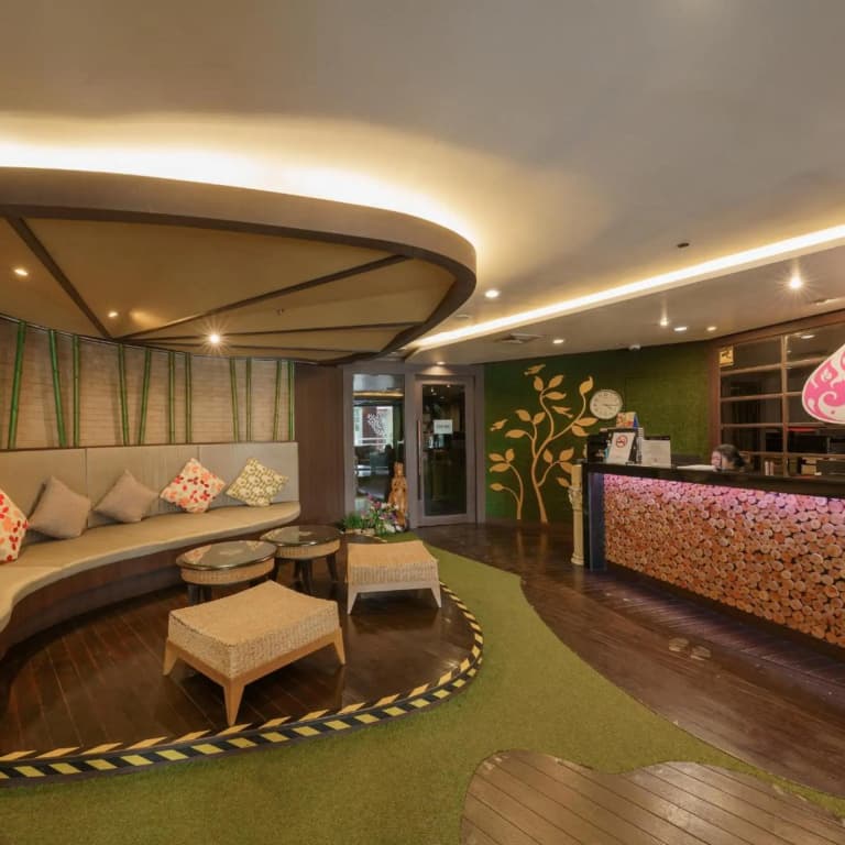 Jolly Suites Petkasem - photo 2
