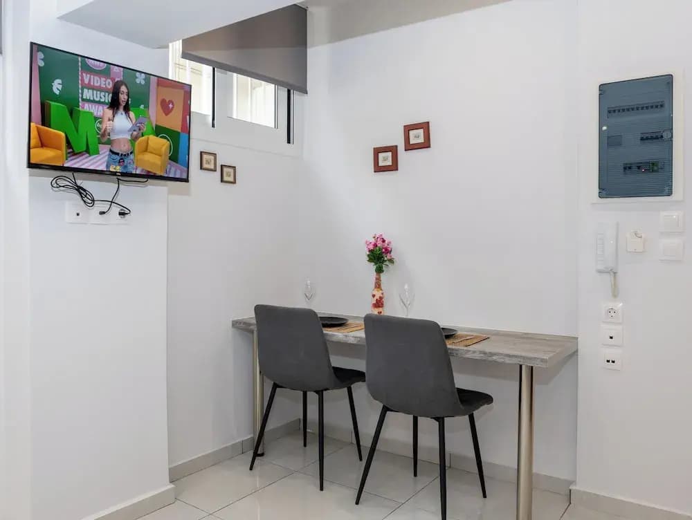 New Pagrati Studio Modern & Cozy - photo 10