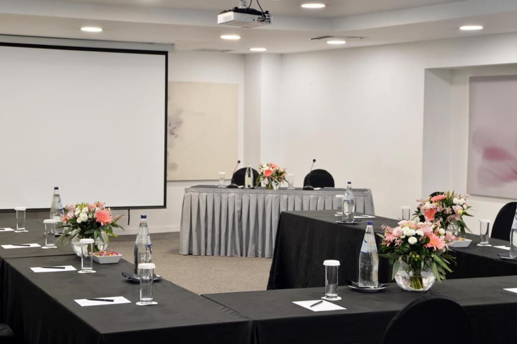 Athenaeum Grand Hotel - photo 22