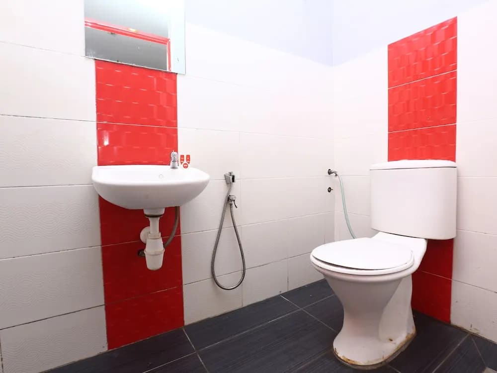 My New Home Hotel by OYO Rooms - photo 8