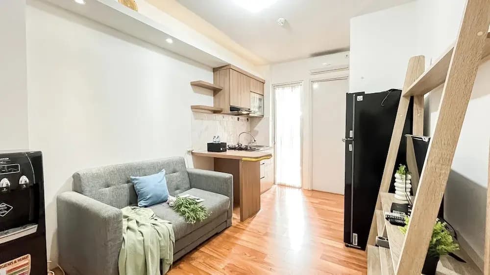 Warm And Comfy 2Br At Bassura City Apartment - photo 8