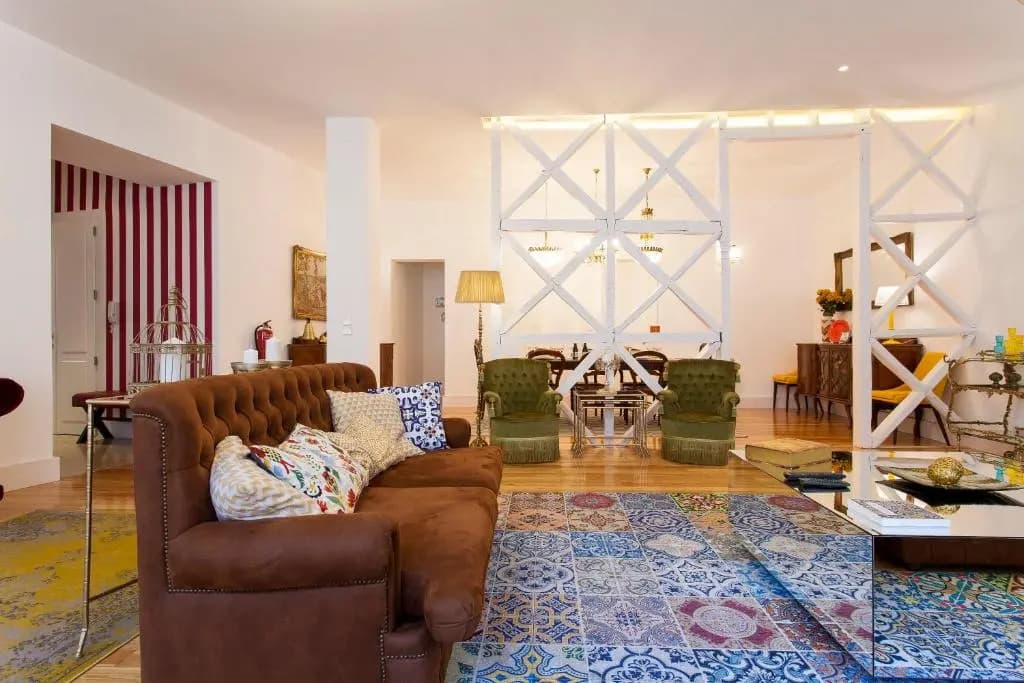 Chiado 4-Bedroom Flat - photo 12