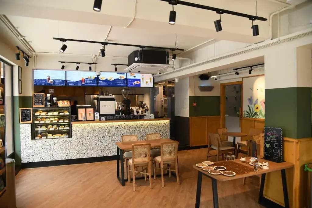 The Legend Inn - New Delhi - photo 29