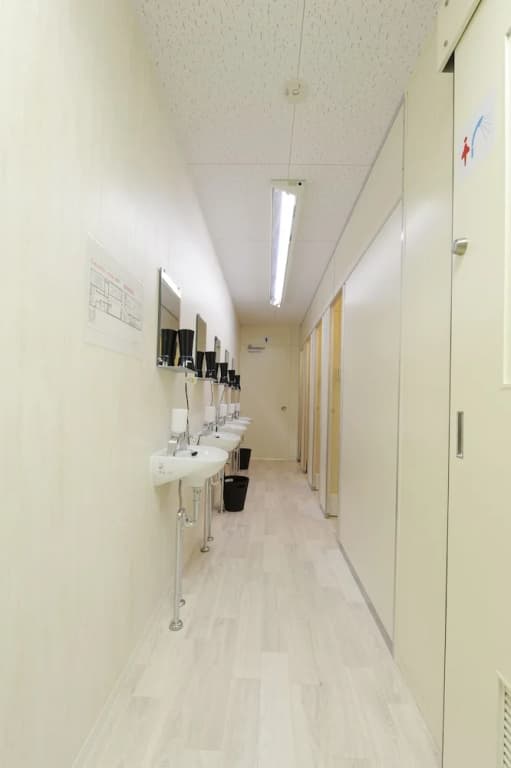 SEACRET BASE EBISUTEI SOUZOU with SAKE BAR - Hostel - photo 11