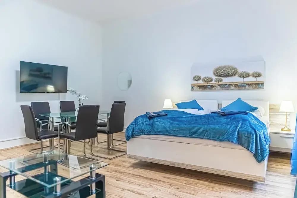 Elegant 2BR Apt Steps from Westbahnhof - photo 14