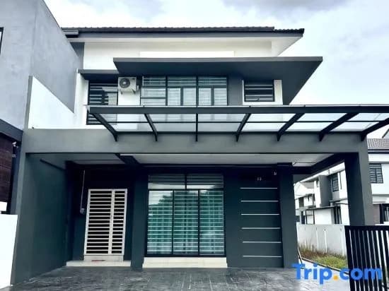 Cozy Villa | Quiet Area & Spacious @ Jovial - photo 1