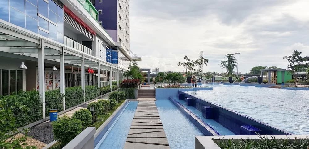 Furnished Studio with Comfortable Design Green Pramuka Apartment - photo 11