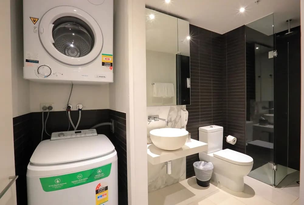 Flinders Street Apartments - photo 9