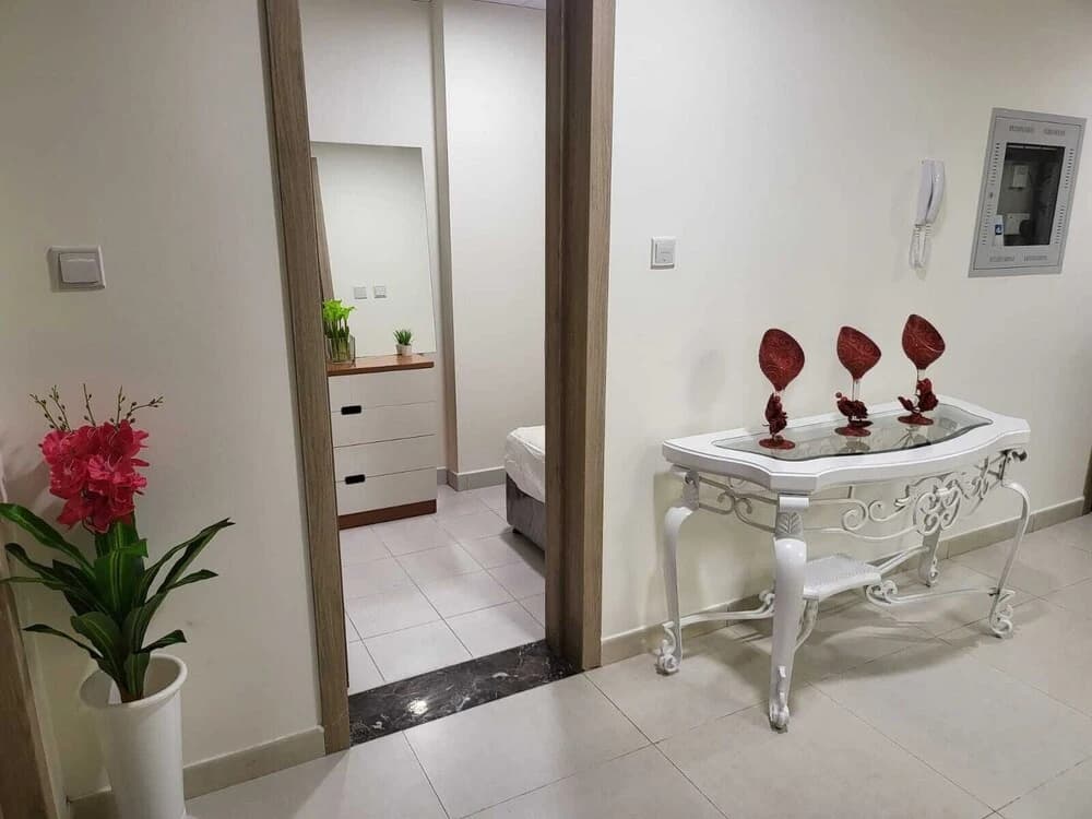 401 Luxury 2Bhk Apartment With Maid Room - photo 4