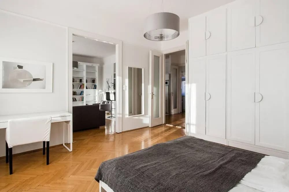 Basilica View Apartment With Balcony - photo 4