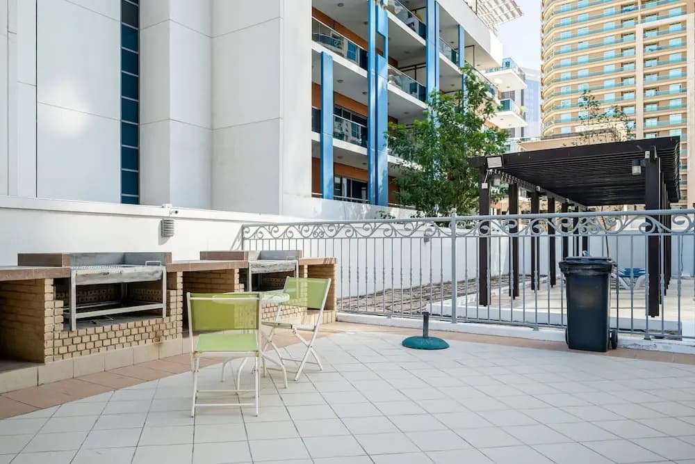 Luton Vacation Homes - Marina Residence - photo 15