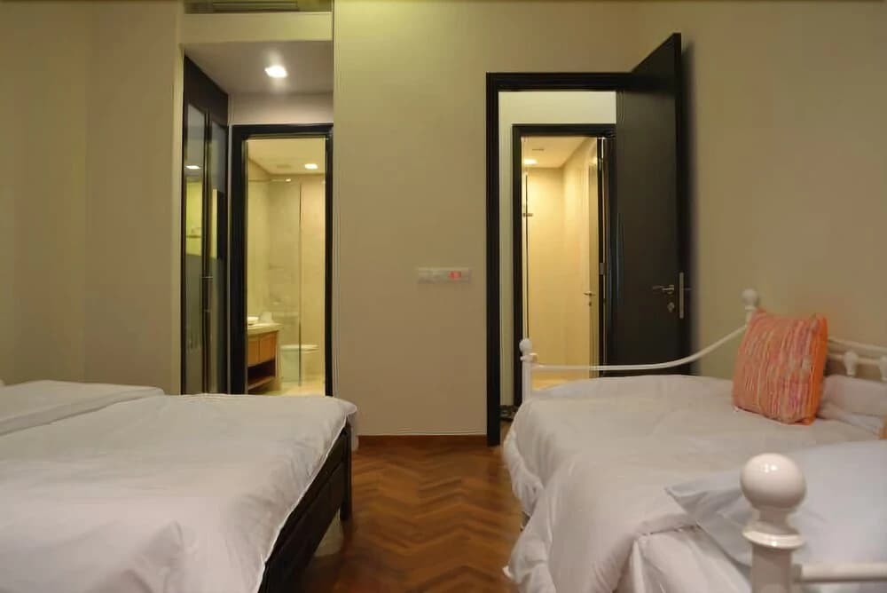 One BR Apartment Straits Quay Penang - photo 1