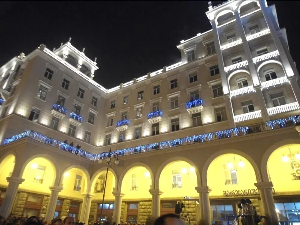 Hotel At Metro - photo 1
