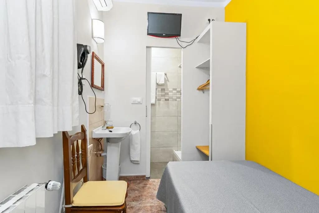 Hostal Santa Anna - photo 20