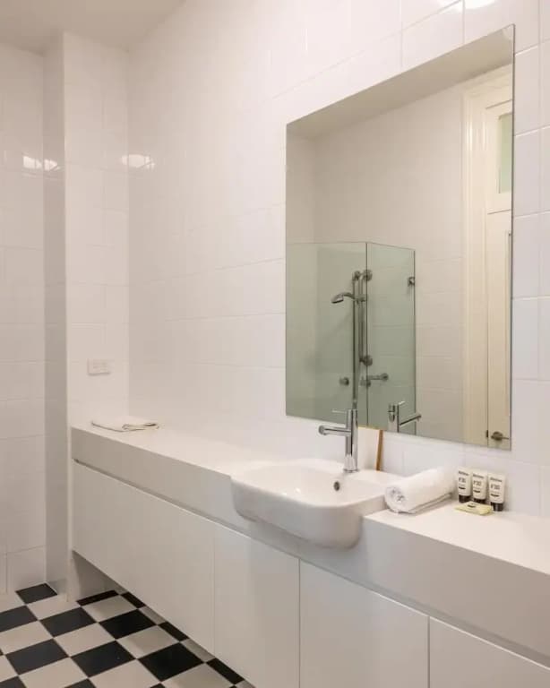 Modern 1-bed Studio Near Tramsheds - photo 9
