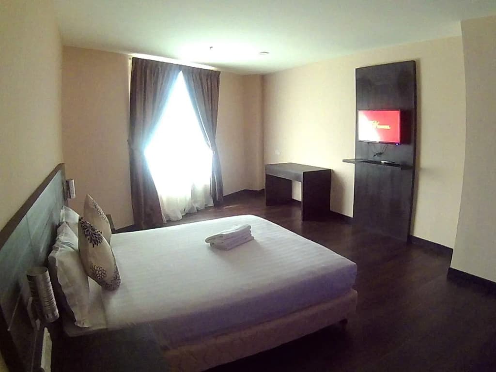 Goldsands Hotel - photo 4