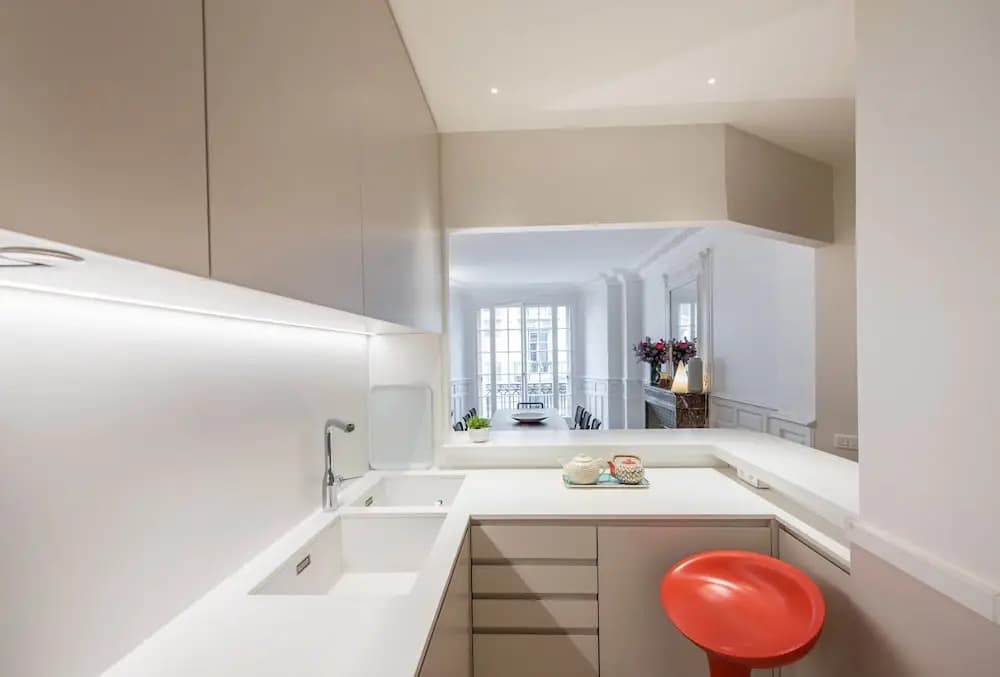 Four Saint Germain - Elegant Spacious 3 BDR Apartment in the Heart of Saint Germain - photo 14