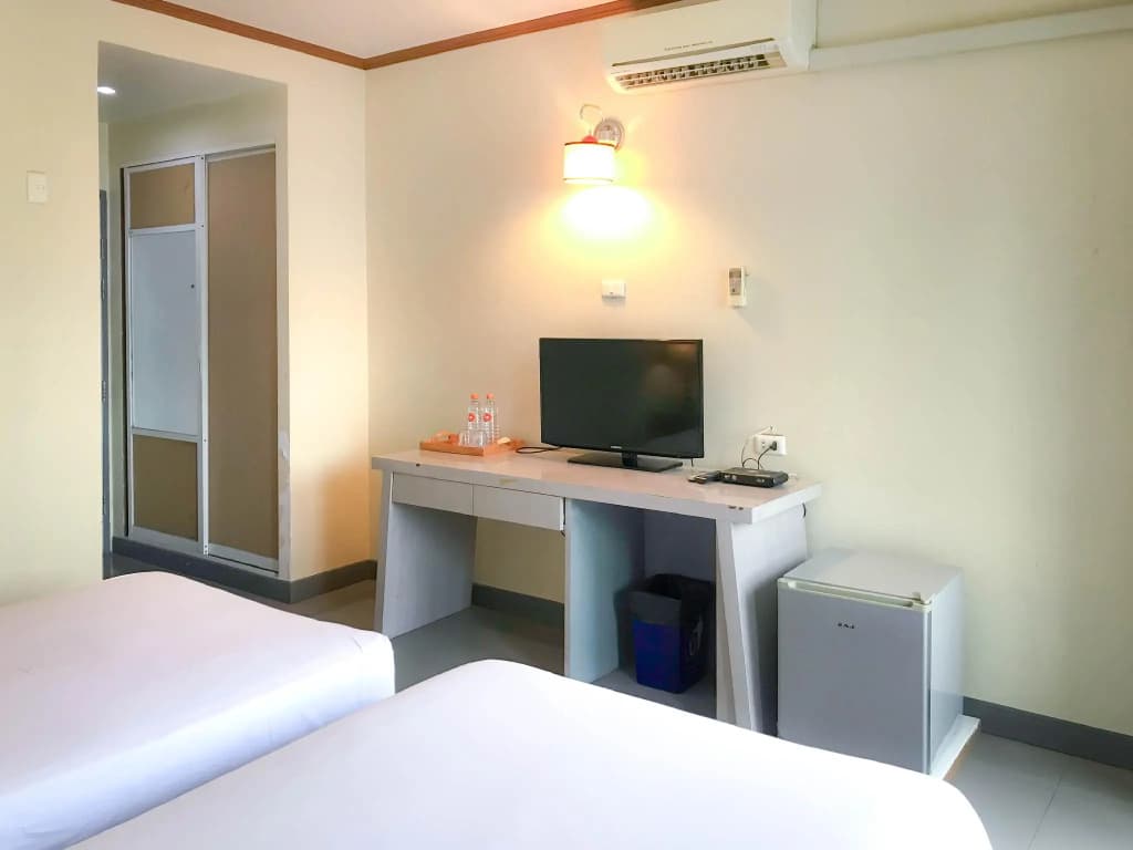 J Two S Pratunam Hotel (SHA Certified) - photo 3